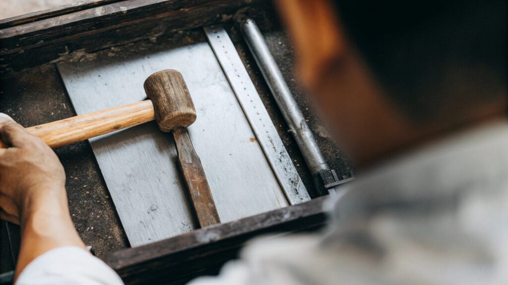 1 judging wooden hammer handle quality